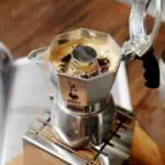bialetti-indução-qual-a-moagem-de-6-xícaras-como usar-café-para-cafeteira-italiana-clube-especial-wolff