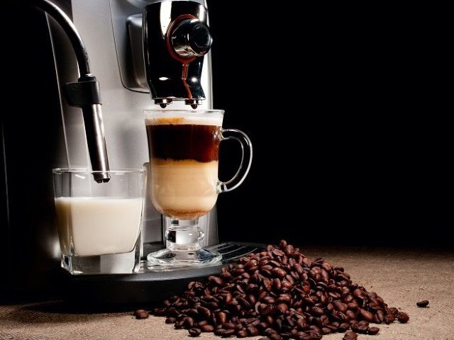 cafeteira-profissional-maquina-de-3 corações-que-faz-capuccino-nespresso-dolce-gusto-qual-o-melhor-cafe-expresso