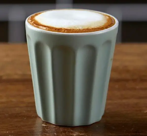 cappuccino-cafe-ingredientes-receita-caramelho-latte vs-o-que-e-amor-doce