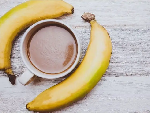 vitamina-banana-cafe-simples-facil-como-fazer