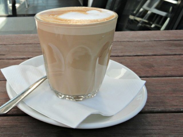 café-como-fazer-receita-macchiato-caramel-latte-receitas-nespresso
