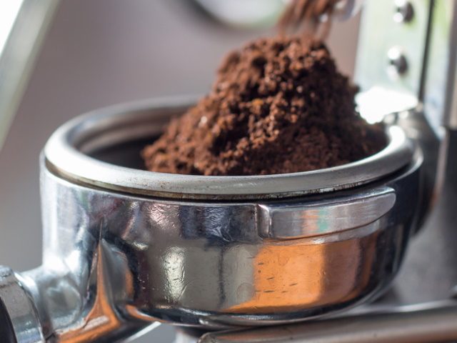 cafeteira-qual-o-melhor-café-indução-como-usar-francesa-como-saber- dp=café- ma- embalagem-bialetti-moagem-ideal