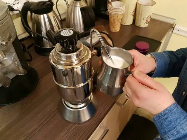 espumador-lidl-maquina-nespresso-espumador-eletrico-manual-como-café-utensilio-para-microondas-aeroccino-nespresso
