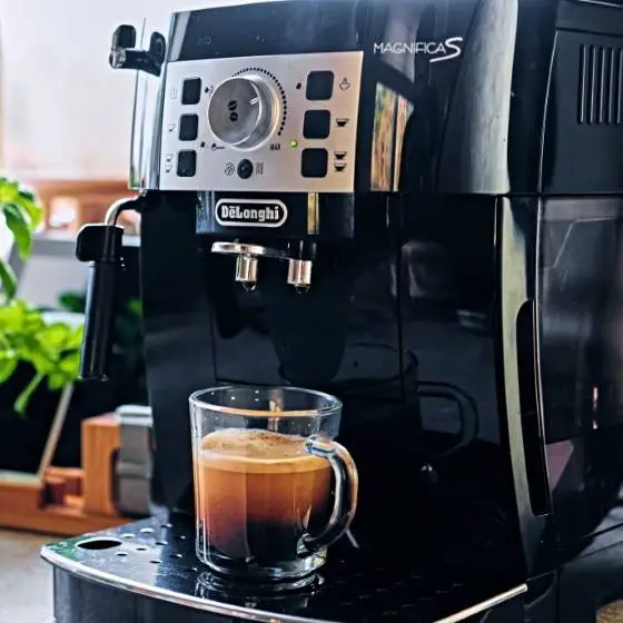Máquina-de-Café-Espresso-Delonghi-multifuncional-COM532M