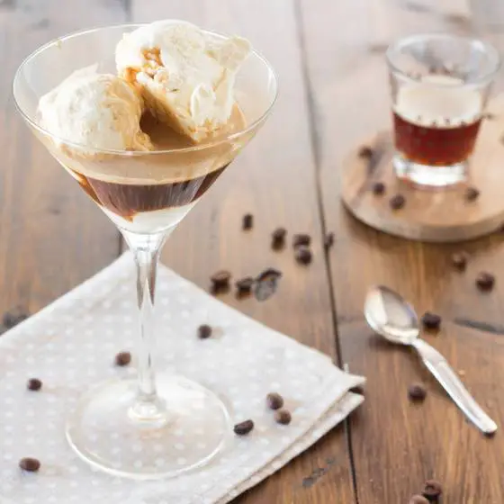 Como- fazer- cappuccino- com- sorvete- e- gelo- de- café