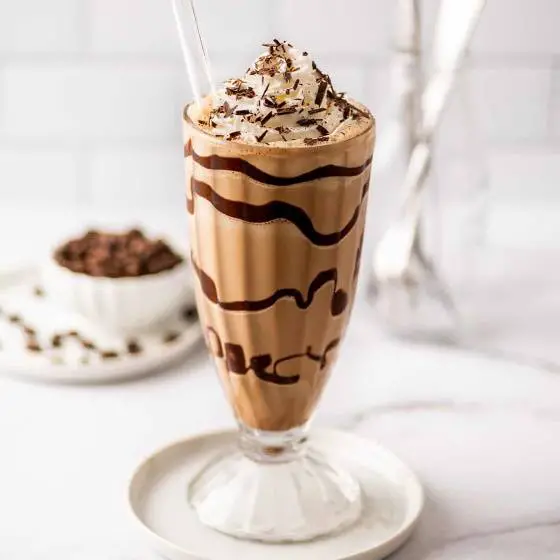 Milk -shake- de- cappuccino- com- sorvete- de- chocolate