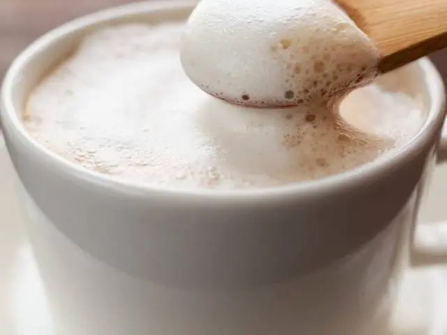 espuma-de-cafe-cremoso-3-ingredientes-como-fazer-leite-na-maquina