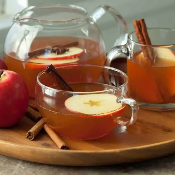Quais- os- benefícios- do- chá- de- maçã -com -canela