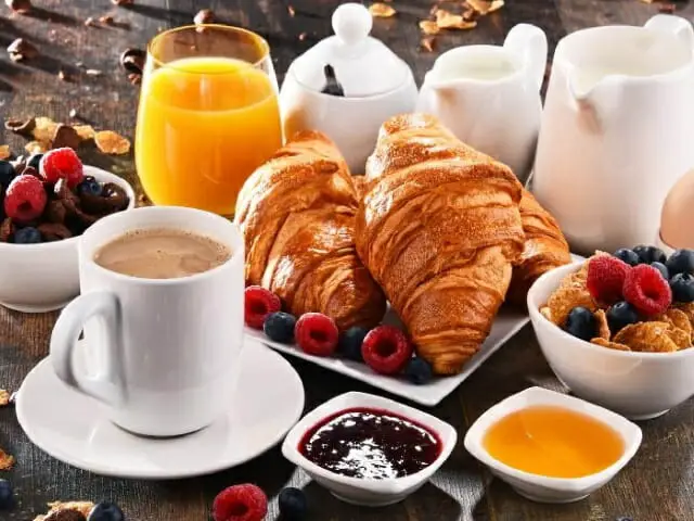cafe-frances-almoço-receitas-de-como-pedir-em-alemao-cornetto