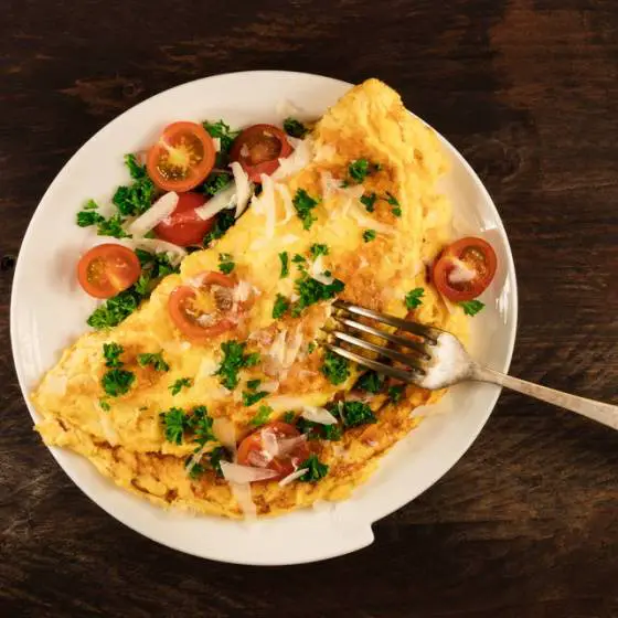 omelete-fit-com-especiarias-e-vegetais
