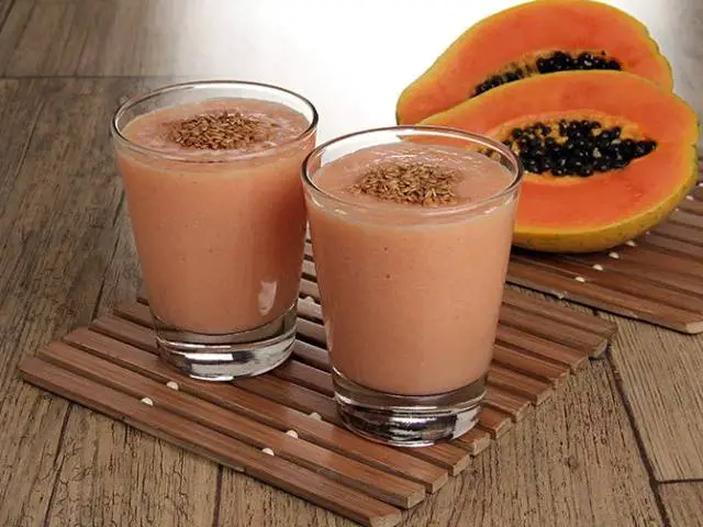 vitamina-com-papaia-leite-de-coco